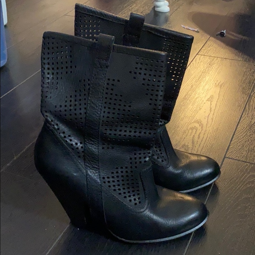 Sam Edelman Portia Black Leather  Boots 7.5